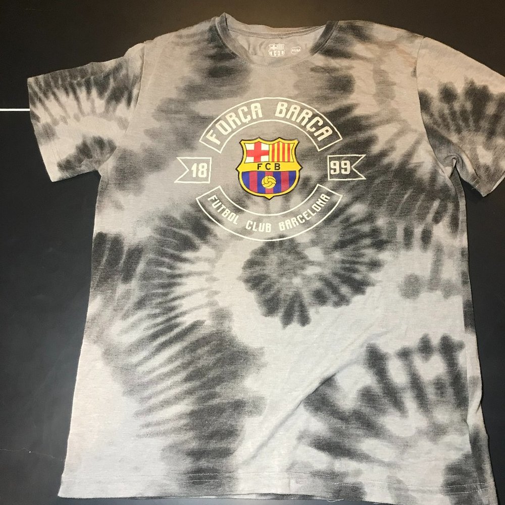 Barcelona Soccer Team T-shirt. (MEDIUM)